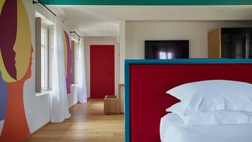Junior Triple Room, 1 King Bed | Egyptian cotton sheets, premium bedding, down duvets, free minibar