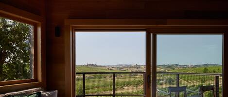 Signature Room, 1 Queen Bed (Suspended House in the Vineyards) | Egyptian cotton sheets, premium bedding, down duvets, free minibar