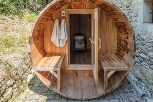 Artist'au Chat" family gîte with sauna