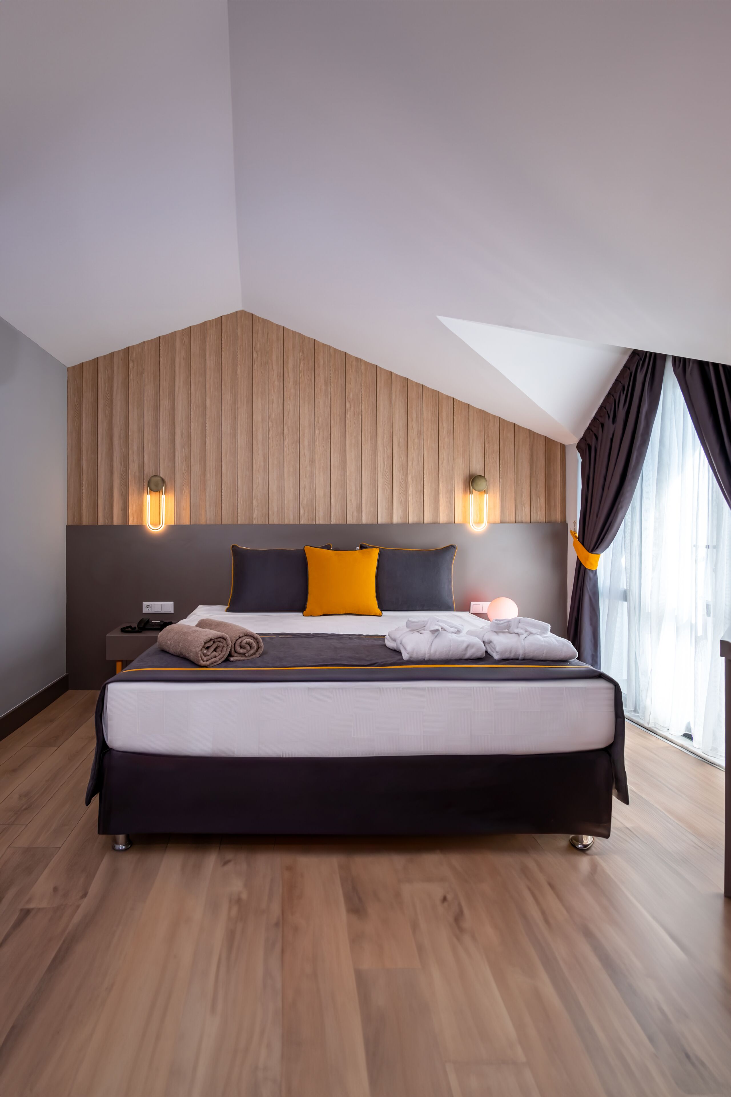 Ropa de cama de alta calidad y minibar con artículos gratuitos 
