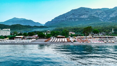 Saint Star Kemer - Adult Only +16