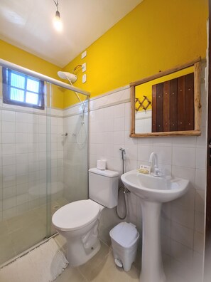 Basic Double or Twin Room | Bathroom