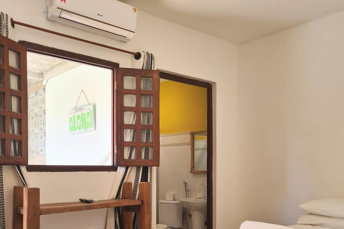 Basic Double or Twin Room | Iron/ironing board (on request), free WiFi