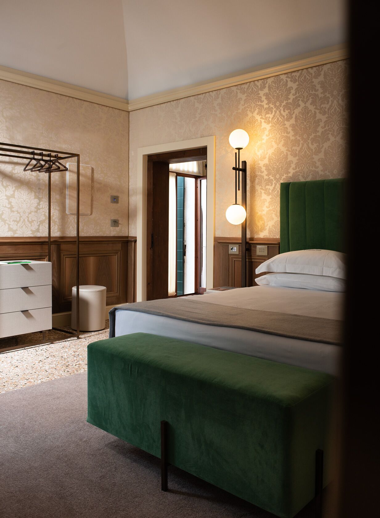 Couette en duvet d'oie, minibar, coffres-forts dans les chambres, bureau