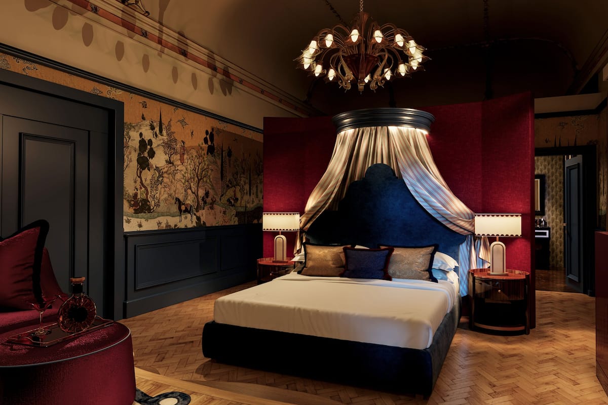 Studio Suite | Down comforters, minibar, in-room safe, desk