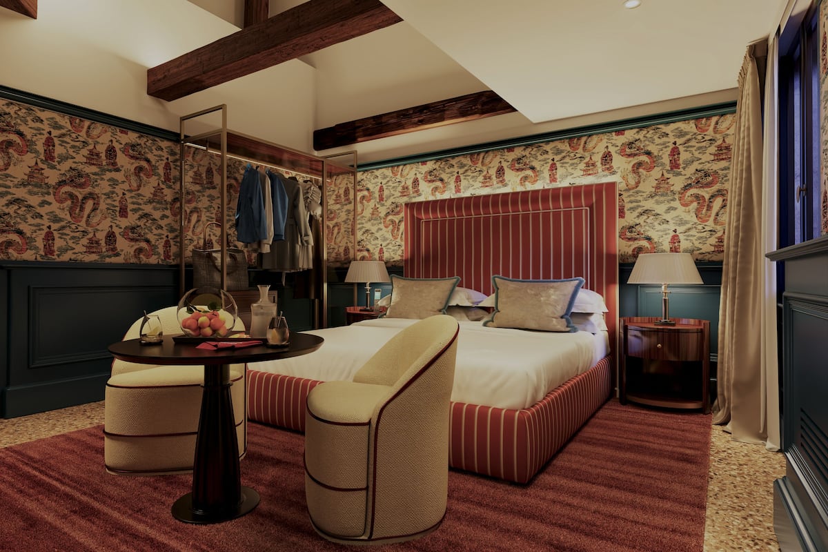 Superior Room | Down comforters, minibar, in-room safe, desk