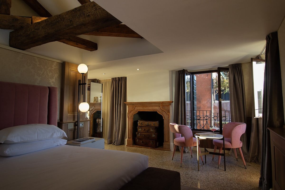 1 slaapkamer, donzen dekbedden, een minibar, een kluis op de kamer