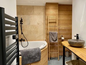 Douche, baignoire à remous
