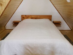 4 soverom, strykejern/-brett, wi-fi (inkludert) og sengetøy