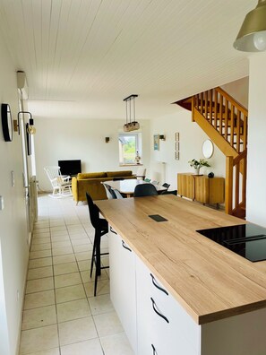 Dining - Chez mémé", a family home renovated in 2026 -Beach on foot-Enclosed garden -8 people (Loctudy)