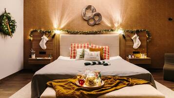 Designrum | VÀrdeförvaringsskÄp pÄ rummet, skrivbord och arbetsyta för laptop