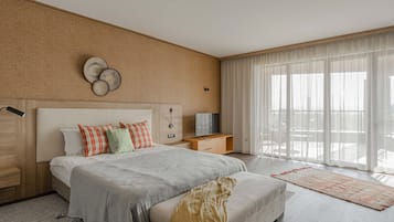 Panoramic Double Room | In-room safe, desk, laptop workspace, blackout drapes