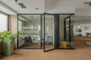 Business center -  WorkNomads LAB Hotel-Coliving & Coworking (Sofia)