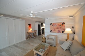 TV - OCEAN FRONT CONDO. ENJOY YOUR MORNING COFFEE SITTING ON YOUR PRIVATE BALCONIES WATCHING THE SUNRISE. (Rehoboth Beach)