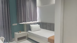 Standard Single Room, 1 Single Bed, City View | Hypo-allergenic bedding, individually furnished, laptop workspace - Smart Connect (Barasat)
