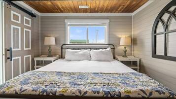 3 bedrooms, travel crib, free WiFi, bed sheets