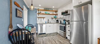 Sculpin Studio - Steps to Beach - Ocean View, Dog Friendly!