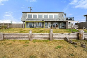 Exterior - Steps to Beach - Ocean View, Deck (Moclips)
