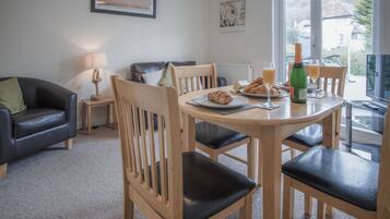 Standard Apartment | Dining room