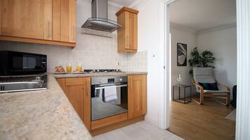 House | Private kitchen | Fridge, microwave, oven, electric kettle