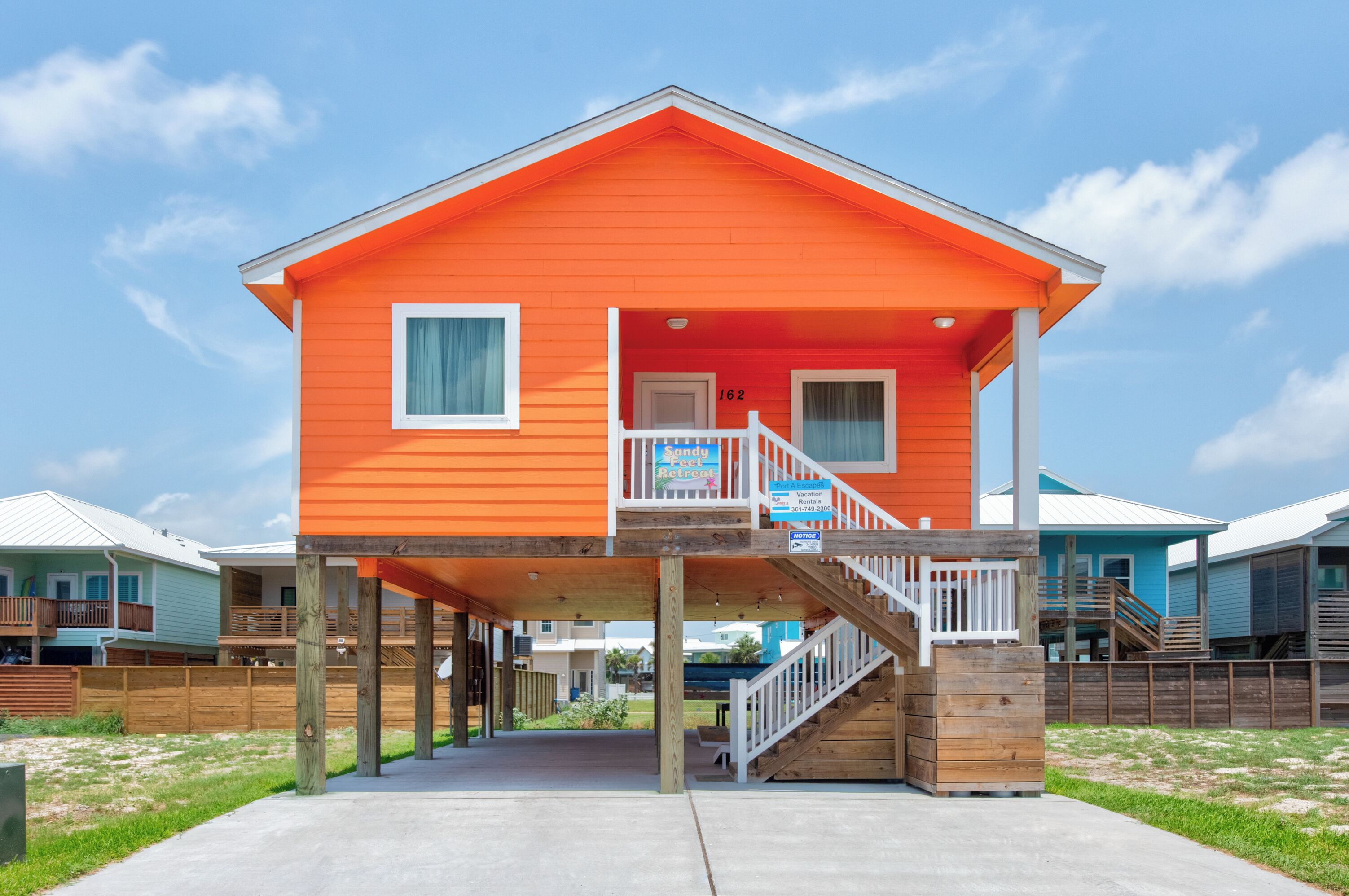 4br/3ba, Sleeps 12, great outdoor spaces!