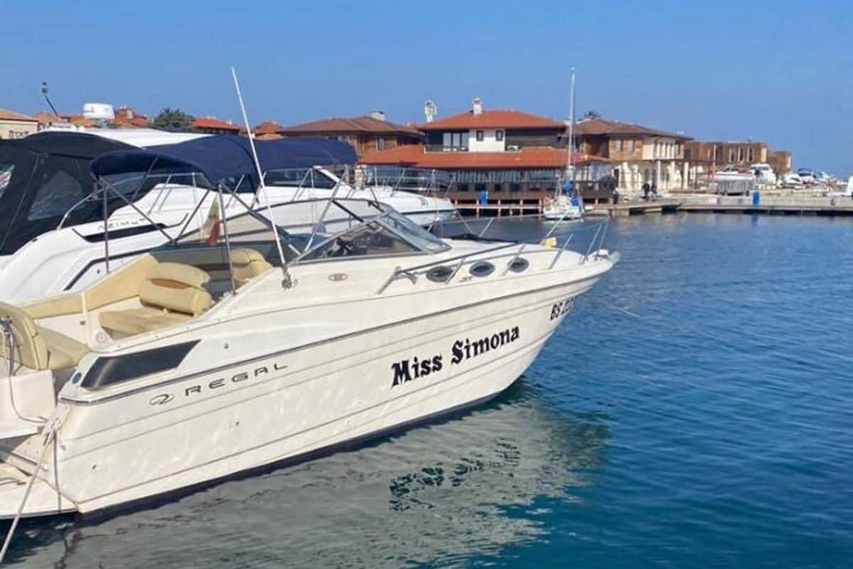 Yacht Miss SIMONA | Desk, WiFi (free), bed sheets