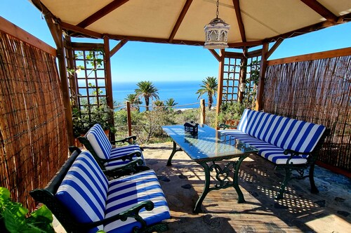 House with private pool, sea views and WI-FI in Tijarafe, La Palma