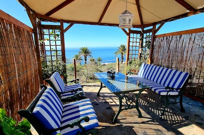 House with private pool, sea views and WI-FI in Tijarafe, La Palma