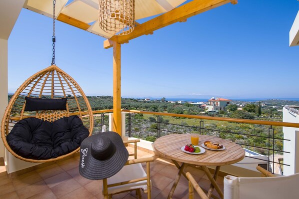 Biệt thự Exclusive, 4 phòng ngủ, hồ bơi riêng | Ban công