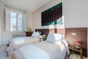2 bedrooms, iron/ironing board