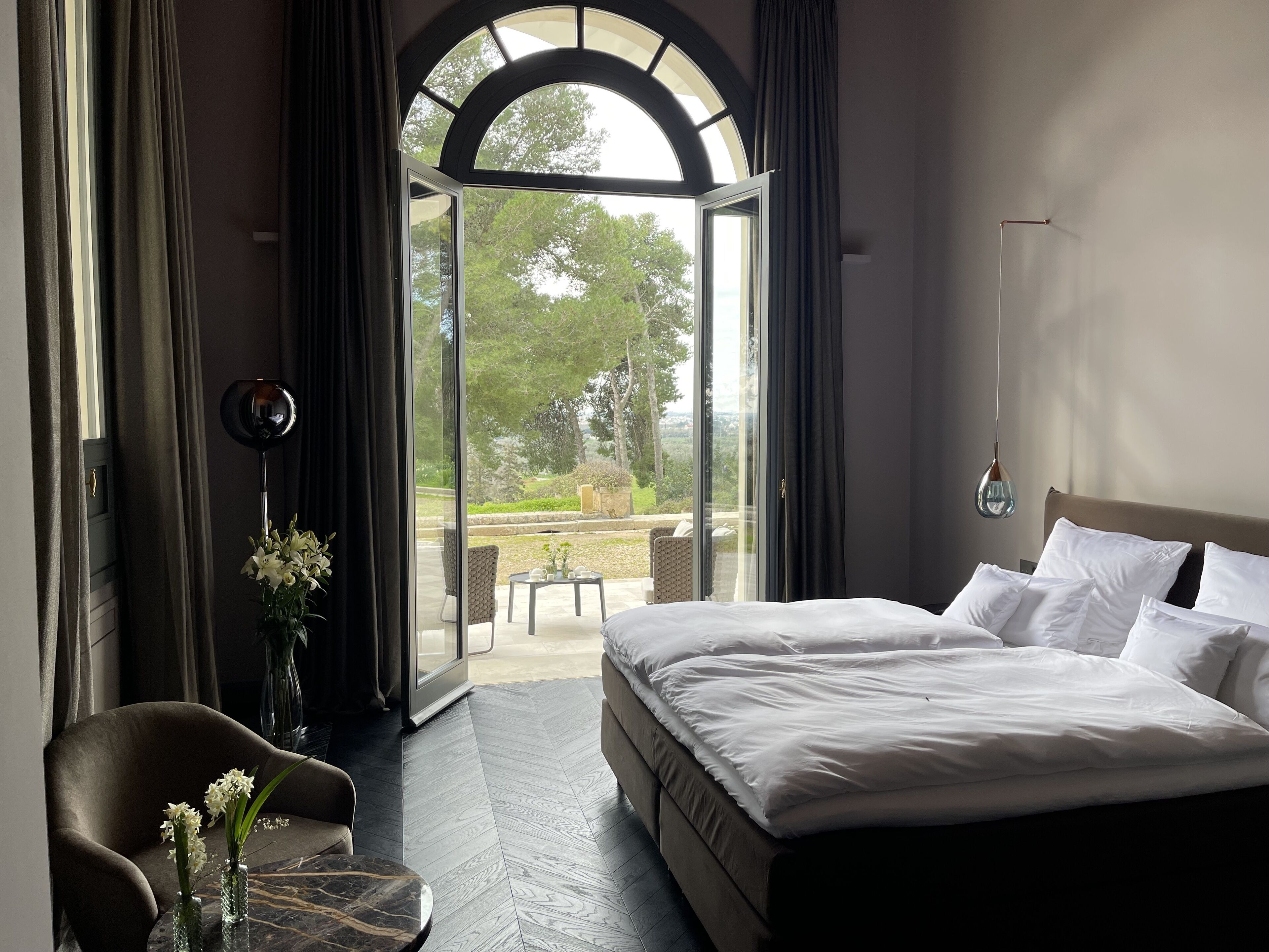 Luxury Room, 1 King Bed, Valley View, Slope side | Egyptian cotton sheets, premium bedding, down comforters, in-room safe