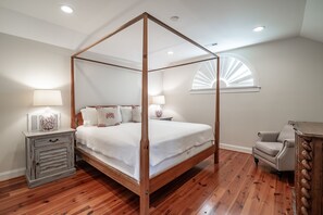 6 chambres, fer et planche à repasser, Wi-Fi, draps fournis