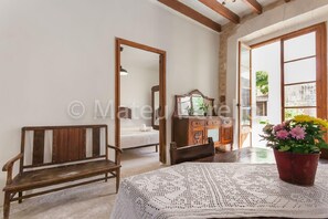 2 slaapkamers, een strijkplank/strijkijzer, wifi