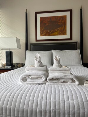 Suite Gallery, 1 habitación, vista al jardín | Ropa de cama de alta calidad, camas con pillow-top y minibar 