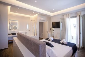 9 chambres, coffres-forts dans les chambres, bureau