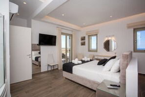 9 bedrooms, in-room safe, desk, iron/ironing board