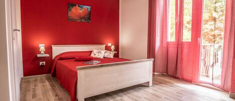 Comfort Double Room, Non Smoking, Ensuite | Premium bedding, minibar, in-room safe, desk