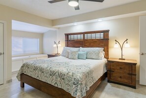 3 bedrooms, iron/ironing board, free WiFi, bed sheets - 114 Bayfront La Solana Boat Slip, Sunset Views, Walk to Beach + SpaceX Launches (South Padre Island)
