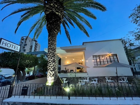 Fachada de la propiedad