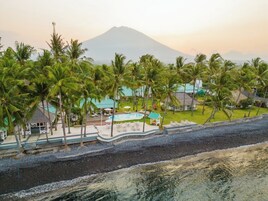 Private beach, white sand, scuba diving, snorkeling