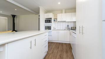 Microwave, dishwasher