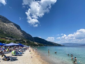 Una spiaggia nelle vicinanze