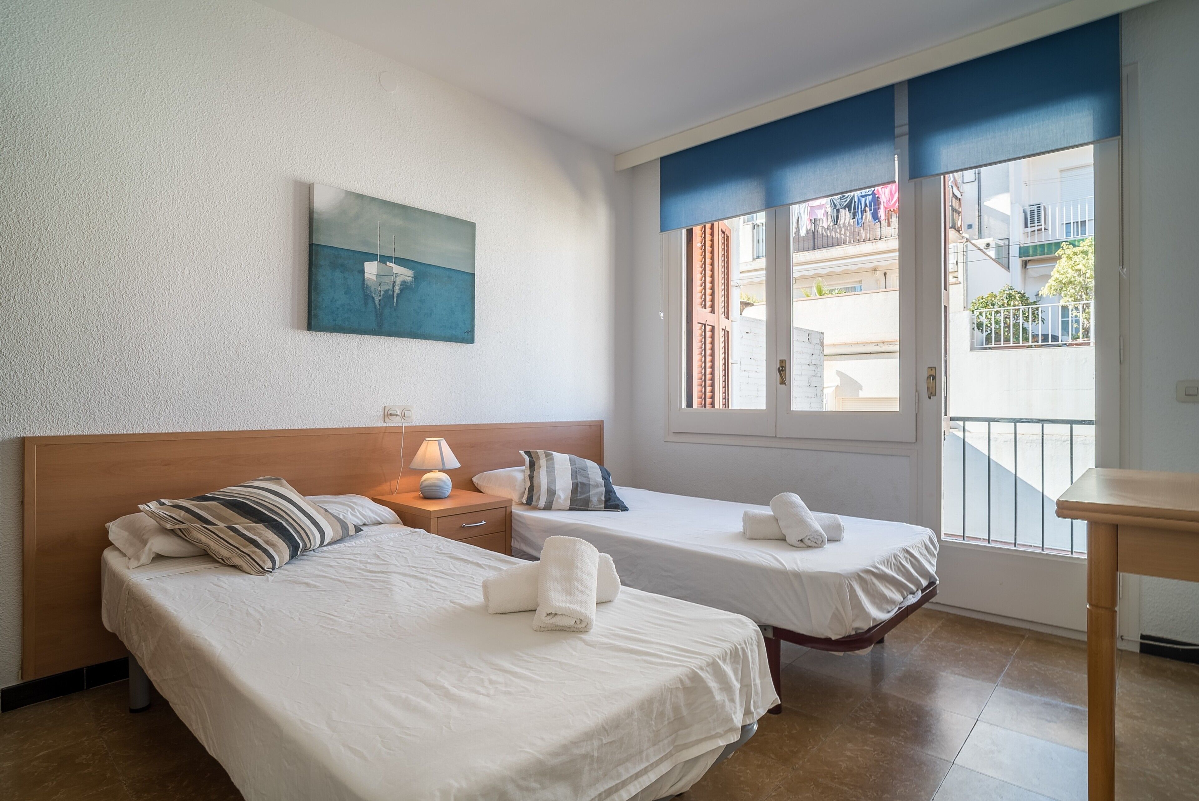 3 habitaciones, escritorio, tabla de planchar con plancha y wifi gratis 