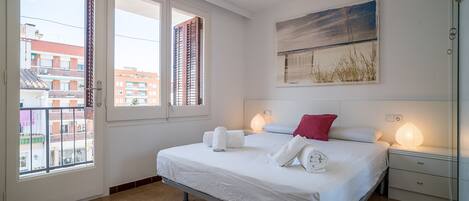 3 bedrooms, iron/ironing board, free WiFi, bed sheets