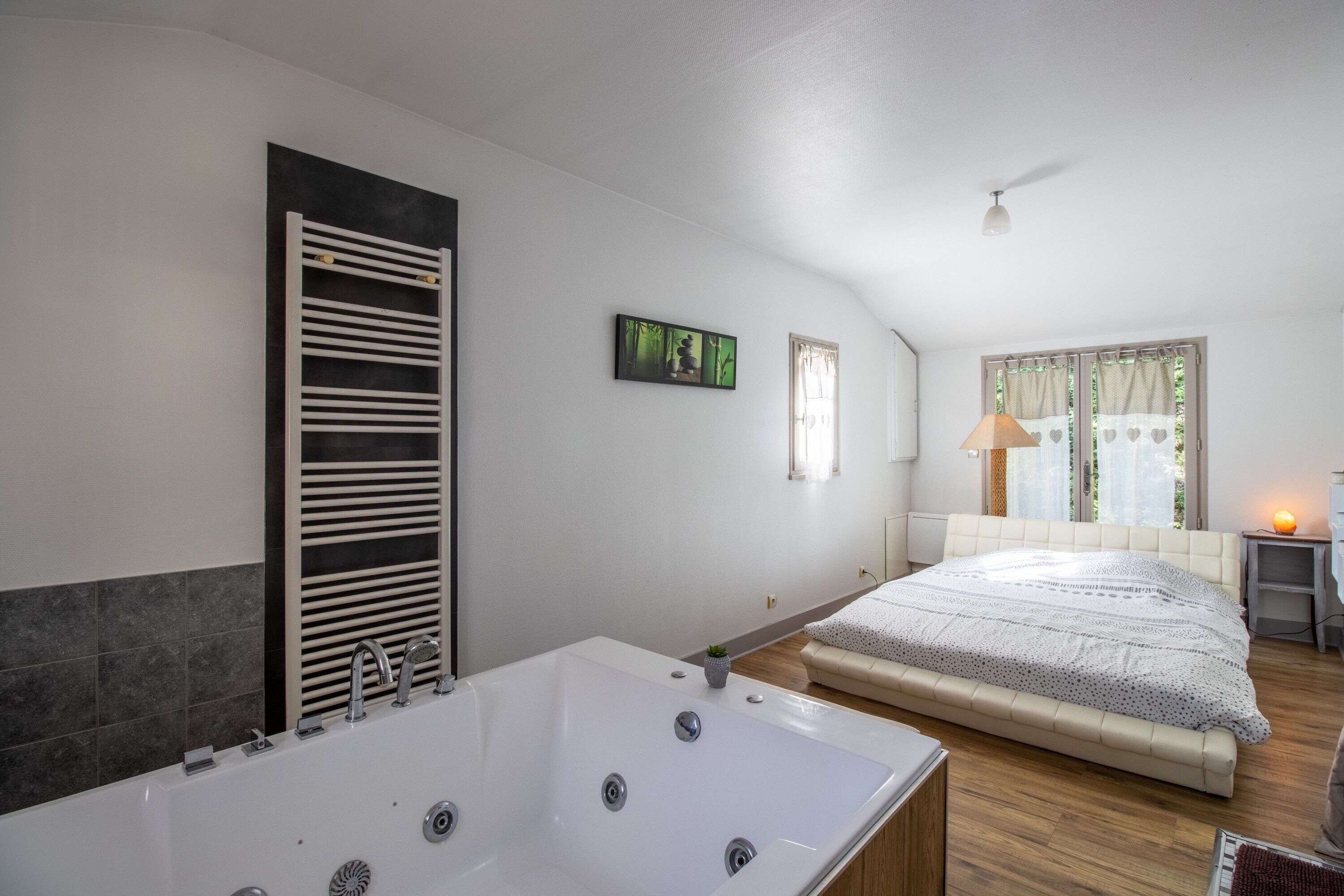 7 bedrooms, iron/ironing board, free WiFi, bed sheets