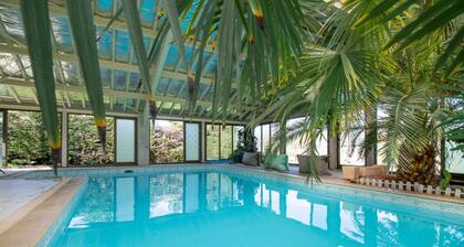 Gßte spacieux avec piscine intérieure, jacuzzi et sauna à Cherveix-Cubas