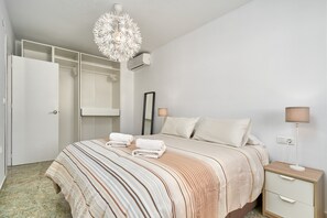 3 quartos, ferros/tábuas de passar roupa, Wi-Fi de cortesia