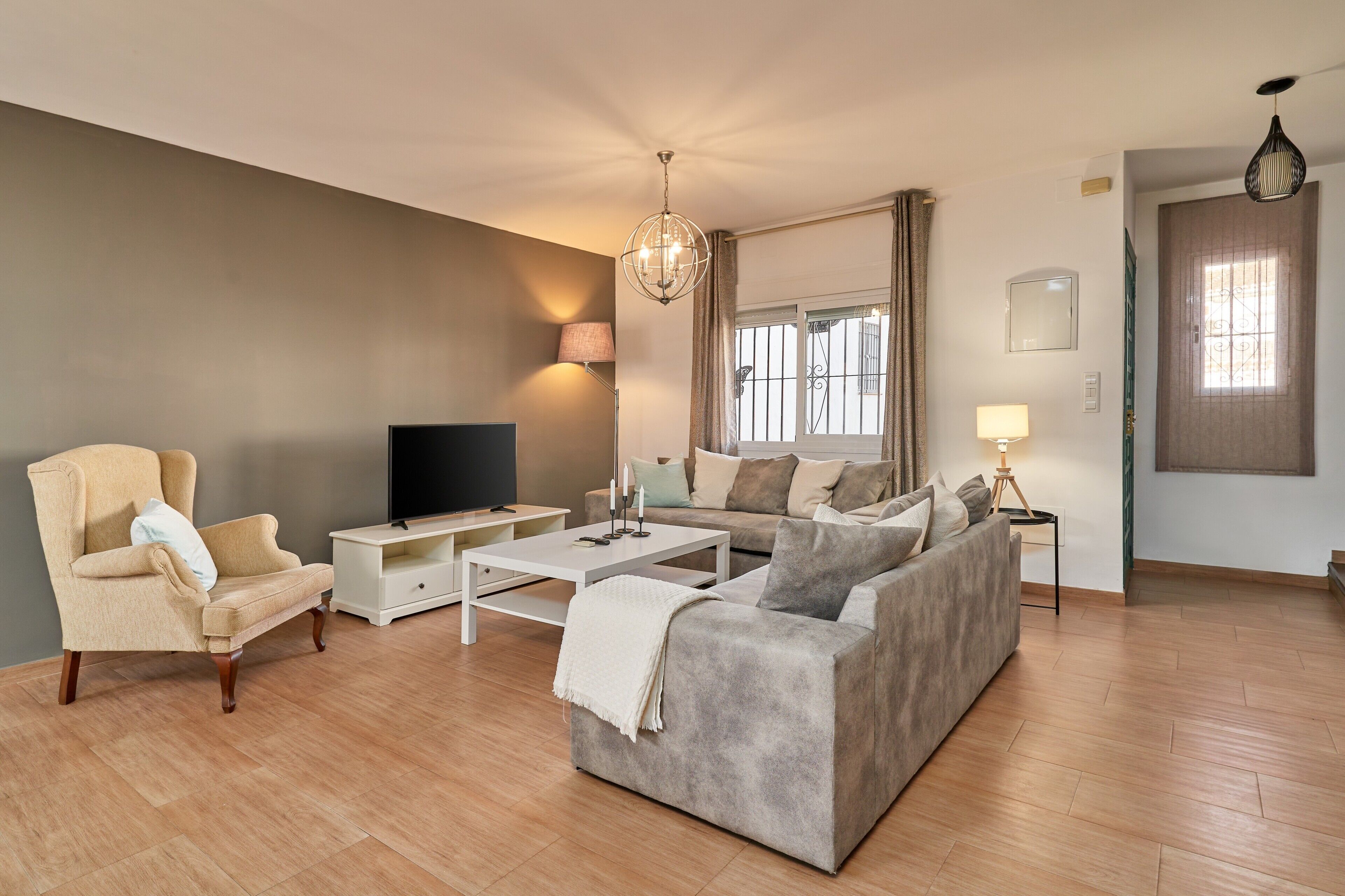 Casa De Vacaciones "Almijarahouse" Con Piscina Compartida Y Wi-fi - Nerja