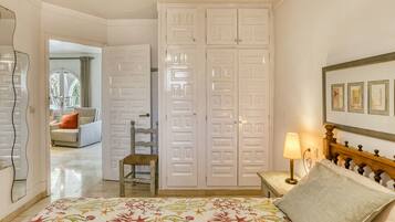 1 bedroom, iron/ironing board, free WiFi