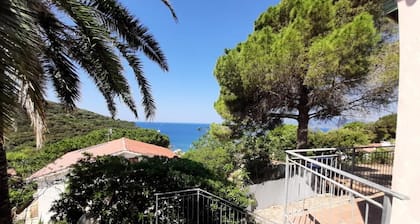 Ferienwohnung 'Villa Mirella Trilocale' mit privater Terrasse, Balkon und WLAN
